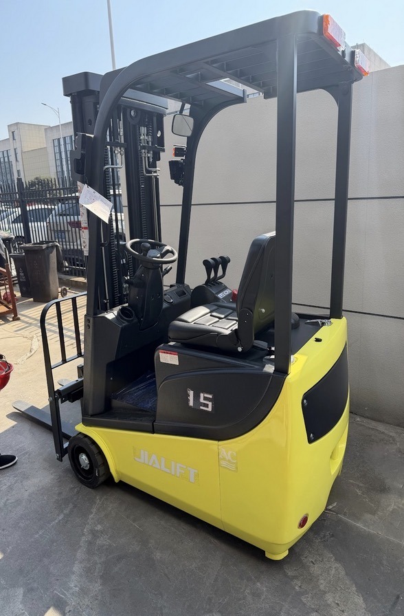 1.5ｔミニフォークリフト